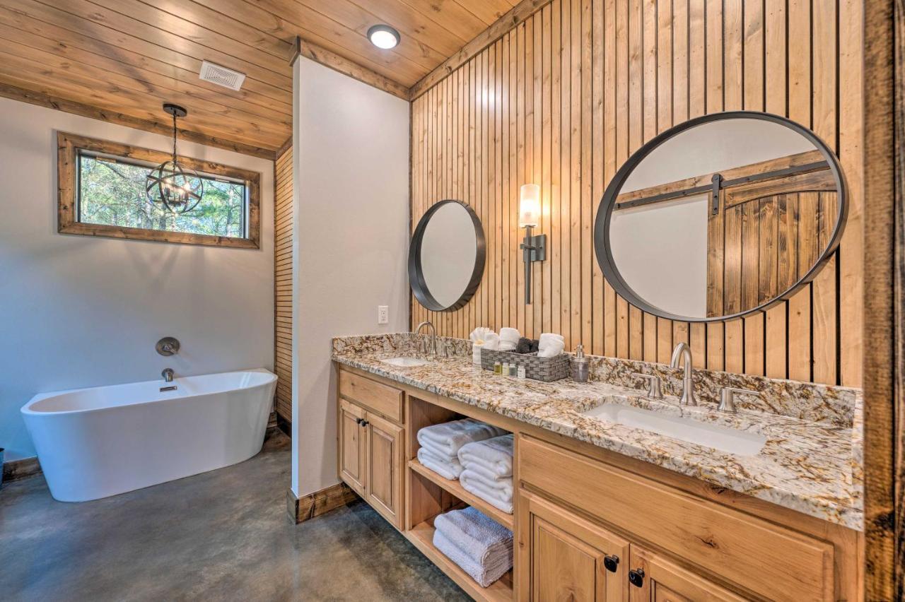 Broken Bow Lazy Dog Lodge With Hot Tub, Pool Table Exteriör bild